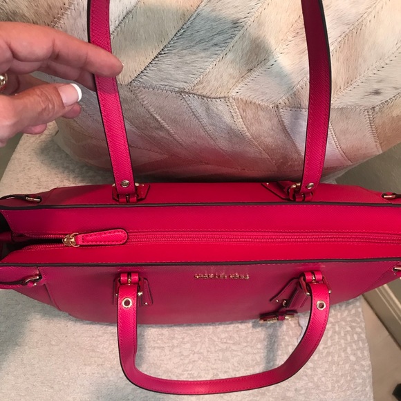 IN USE FOR SUMMER Michael Kors Voyager leather - Picture 6 of 8